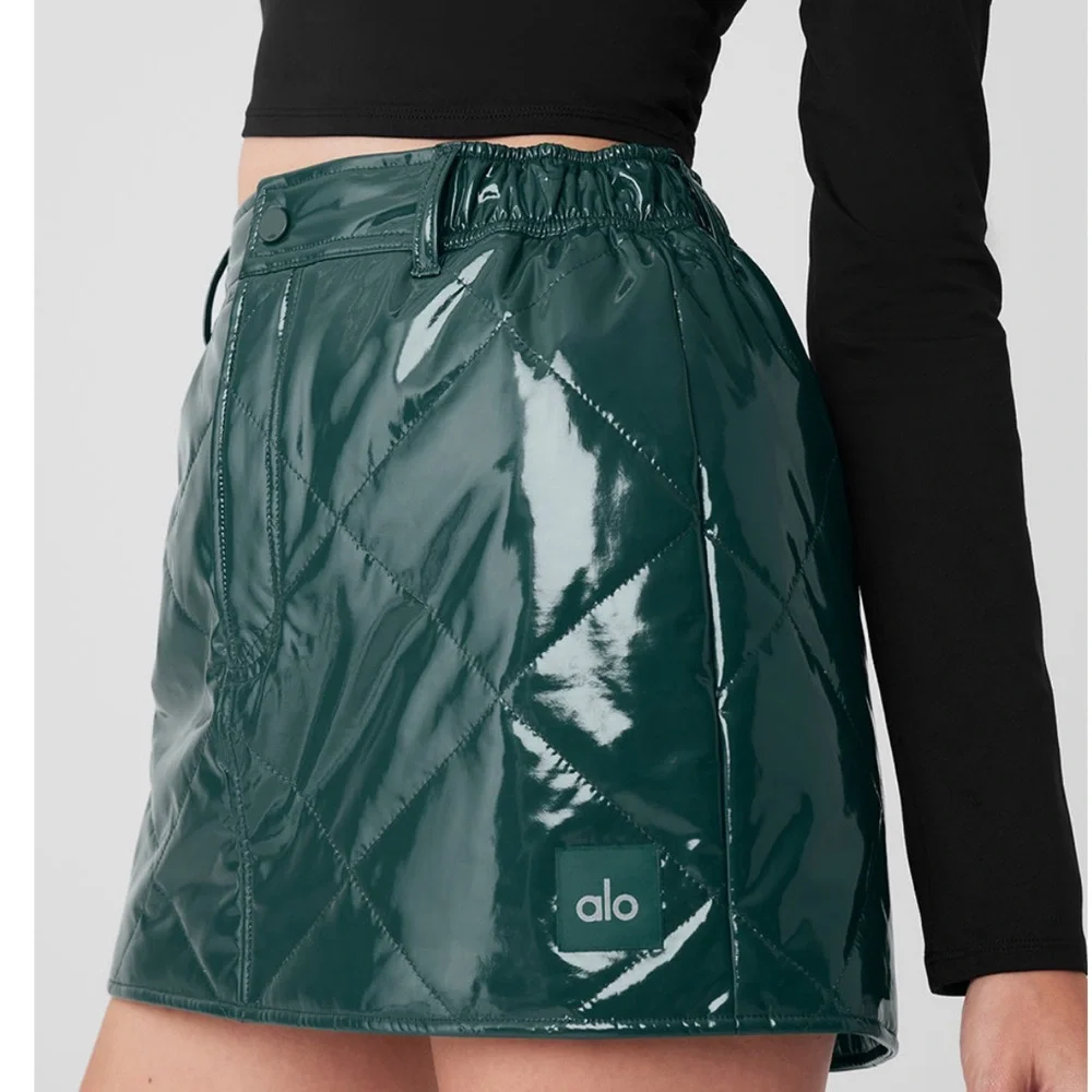 Alo yoga Snomoto Puffer Mini Skirt size small NWT!!